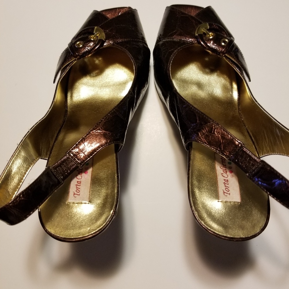 Shoes - Picture 4 of 5